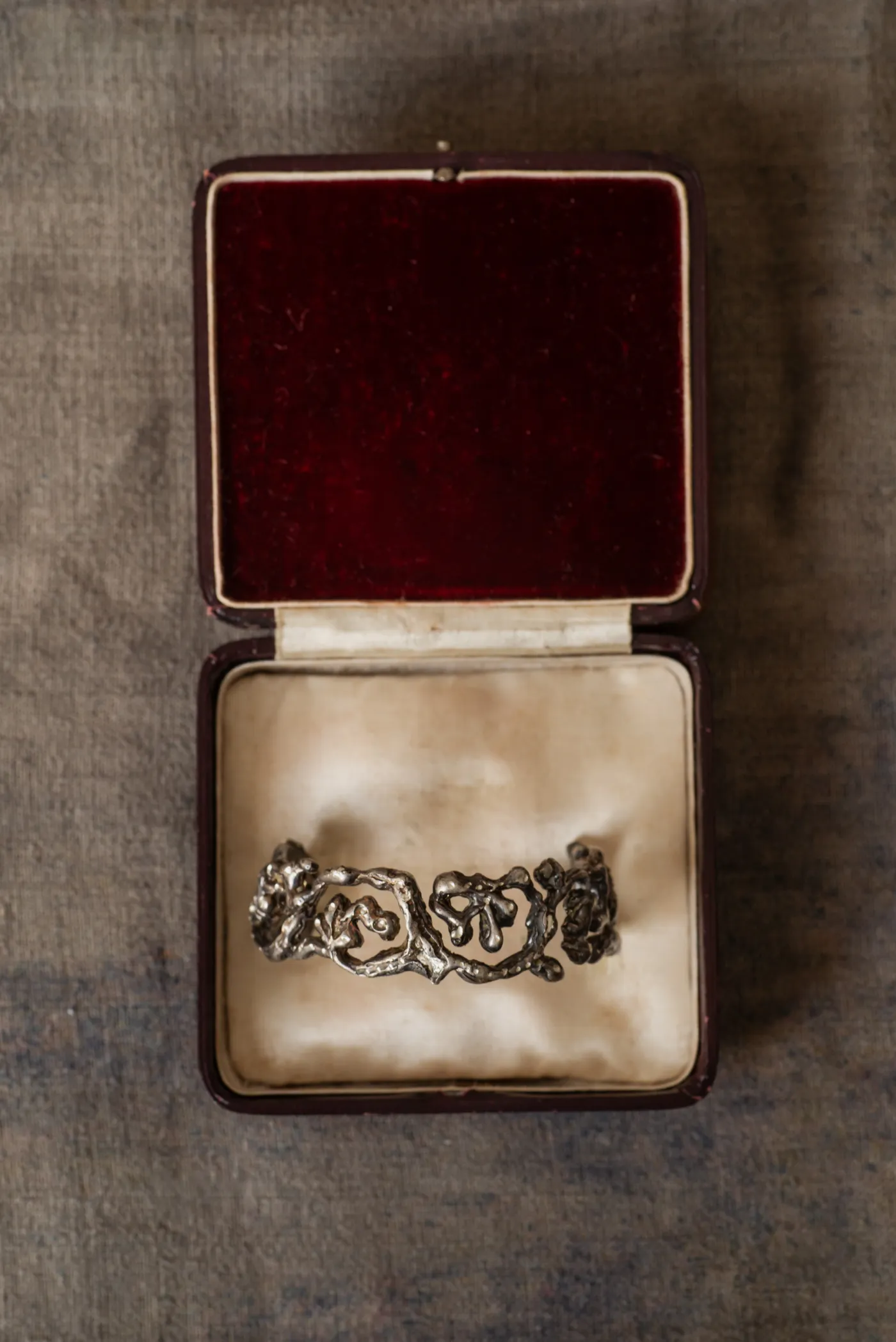 Oxidized Karakusa Bangle